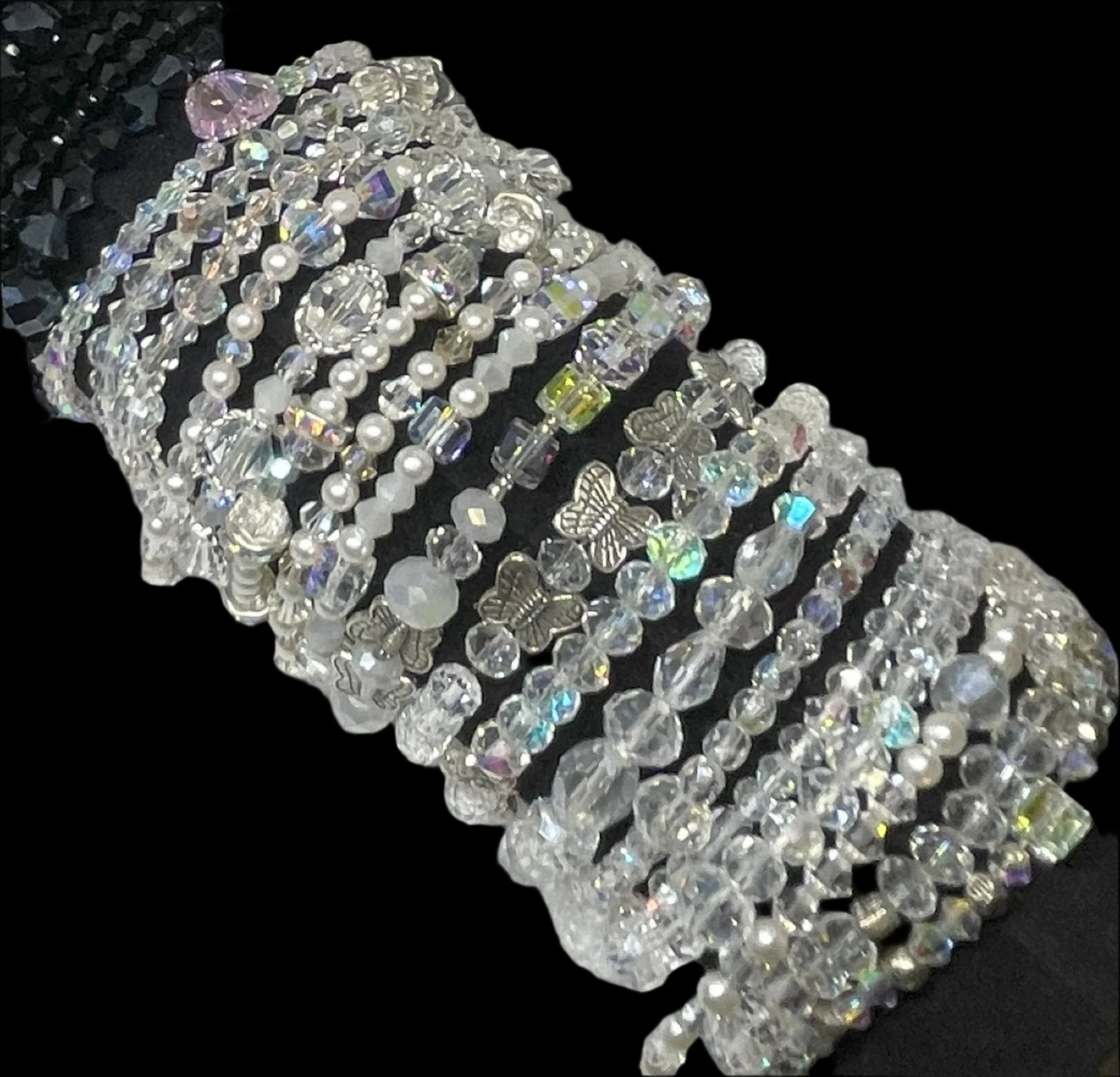 each crystal Bracelet next to each other to choose your favorite